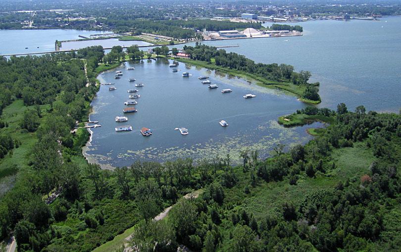 house-boats-on-presque-isle-erie-pa.jpg